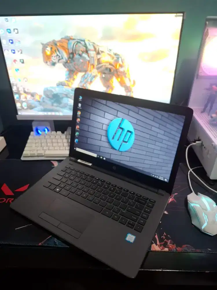 Laptop Hp 240 G6
Spesifikasi:
- Procecor : Intel Core