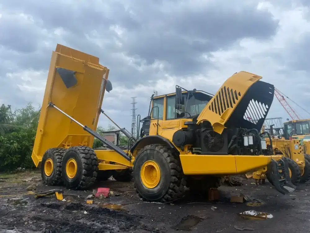ADT dump truck Volvo capasitas 40 ton tahun 2014