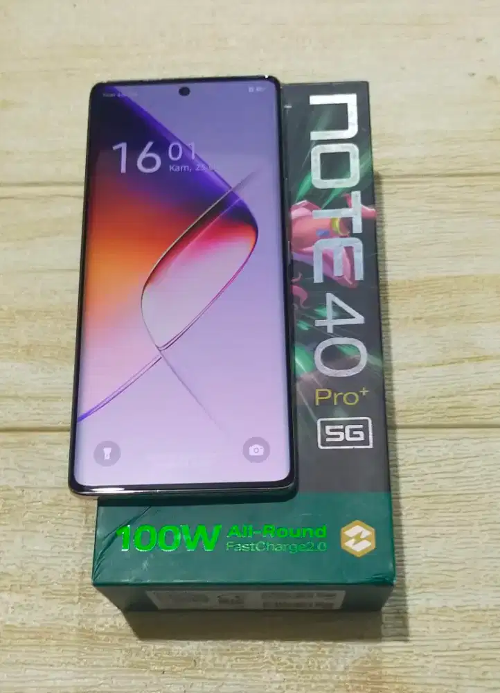 Infinix note 40 pro plus 5G 12/256 green fullset segel mulus 98%