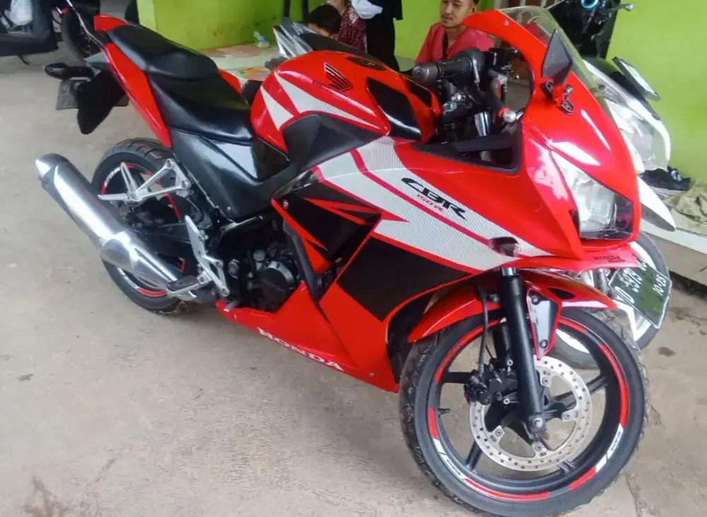 Cbr 150 thn 2015 surat lengkap