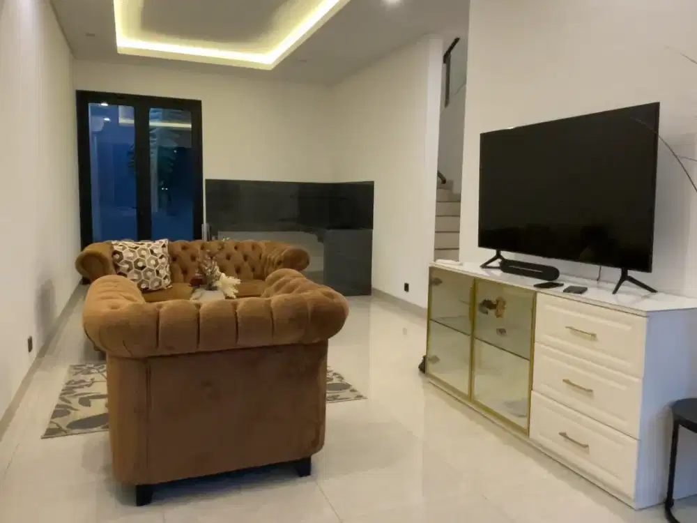 Rumah 2 Lantai Selangkah Ke Jakarta Selatan