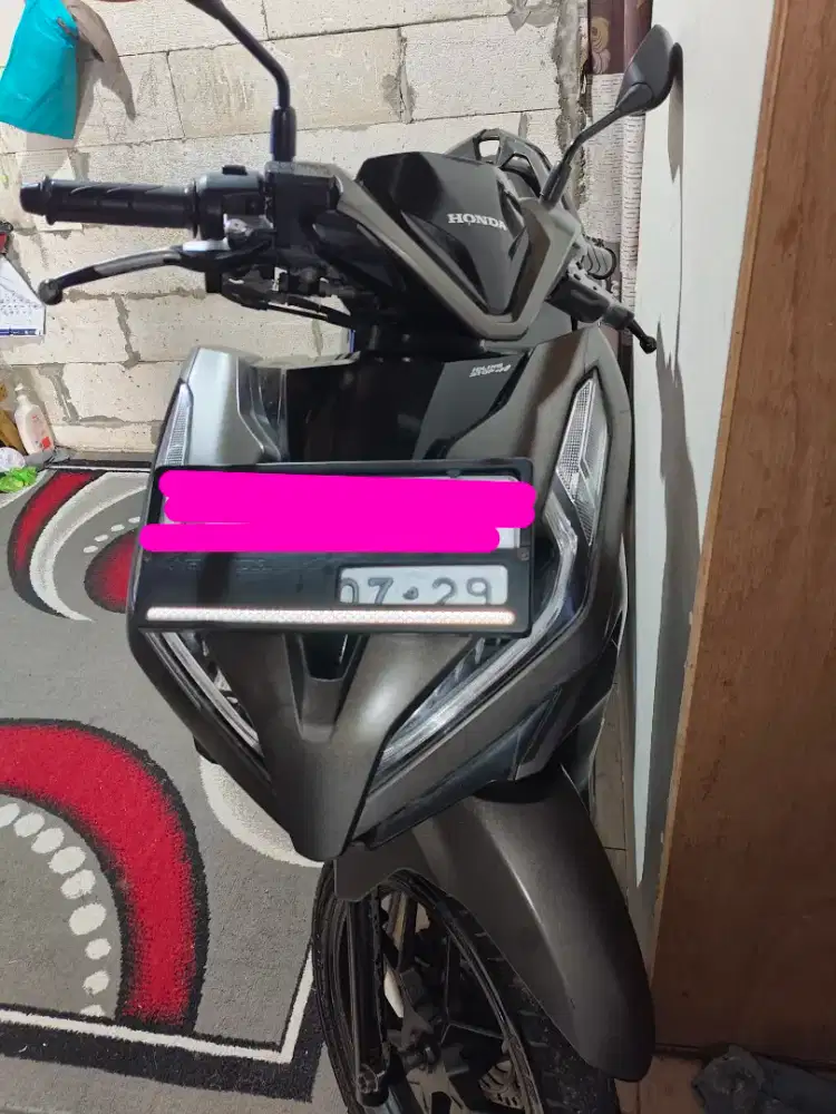 Di jual honda vario 125 tahun 2019.warna coklat doff