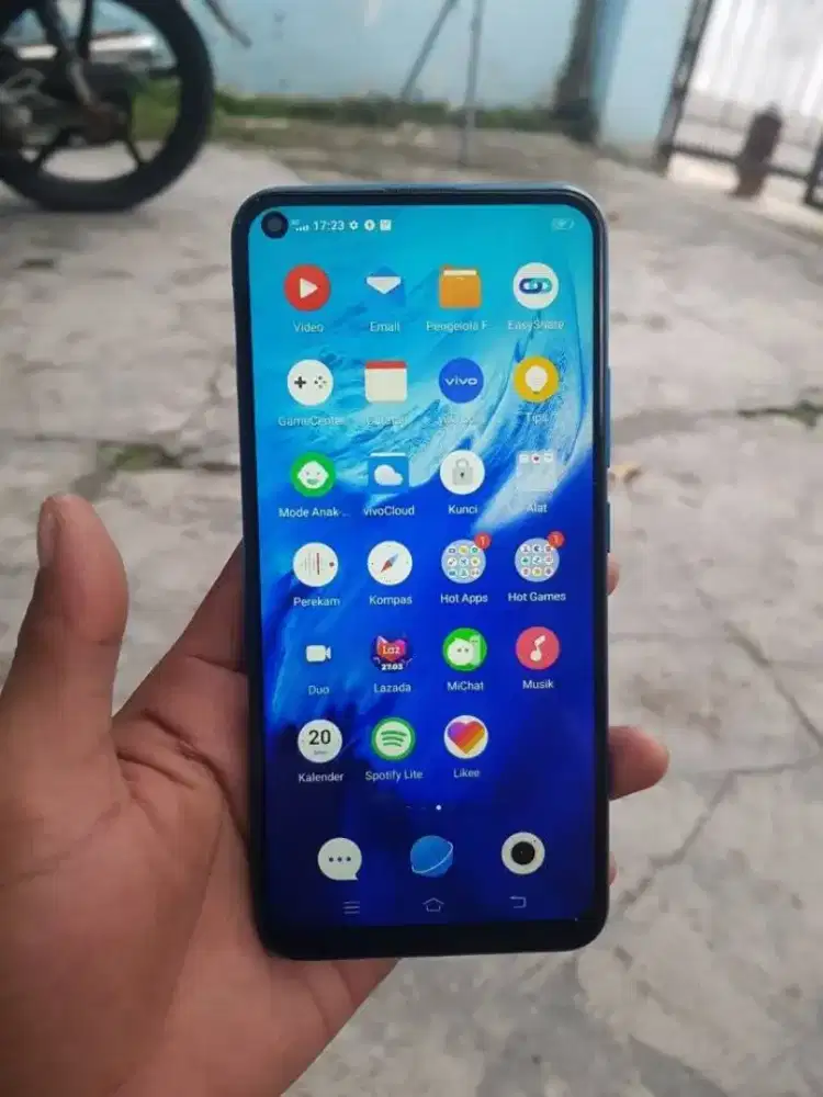 Vivi y50  ram 8 / 128