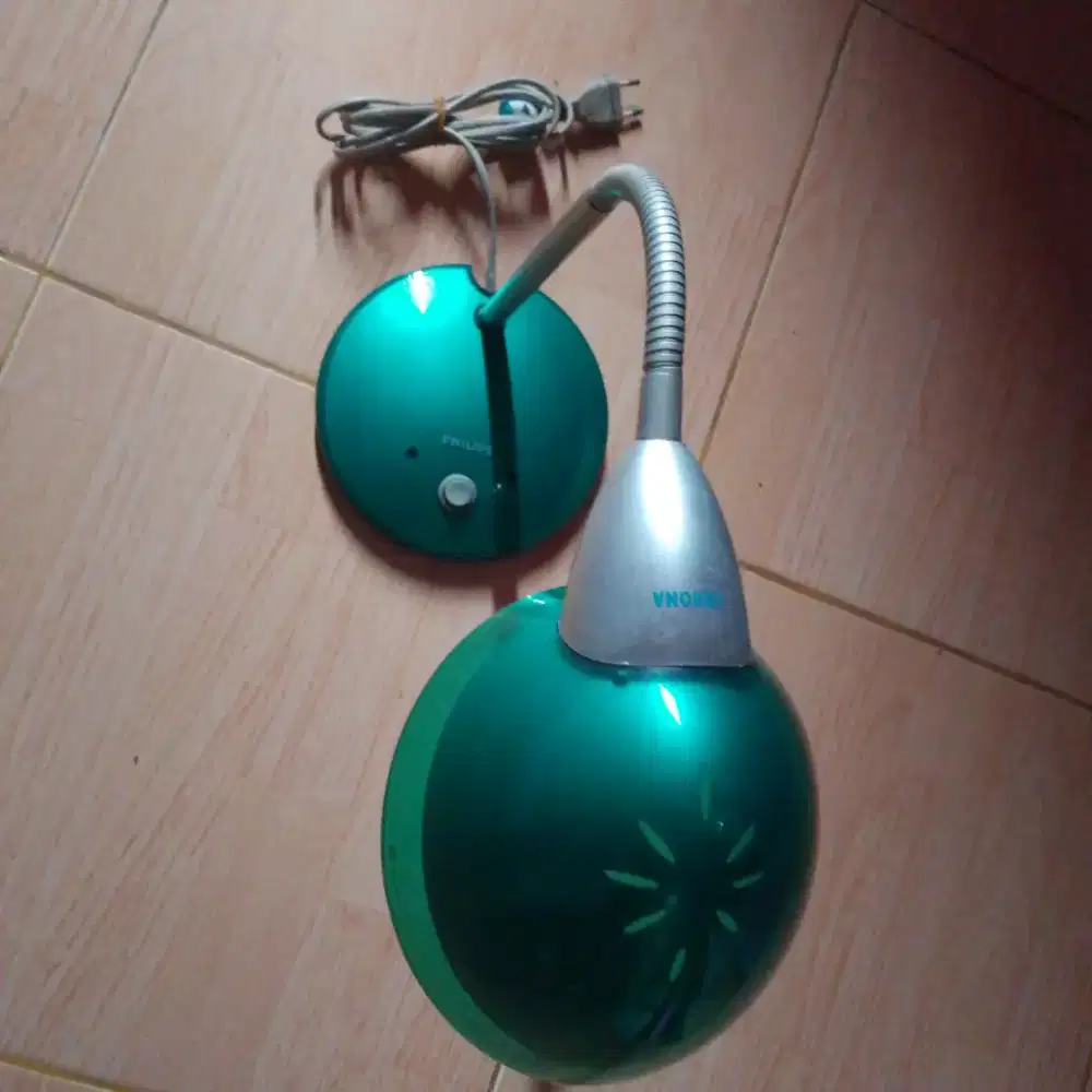 Lampu belajar  atau lampu meja