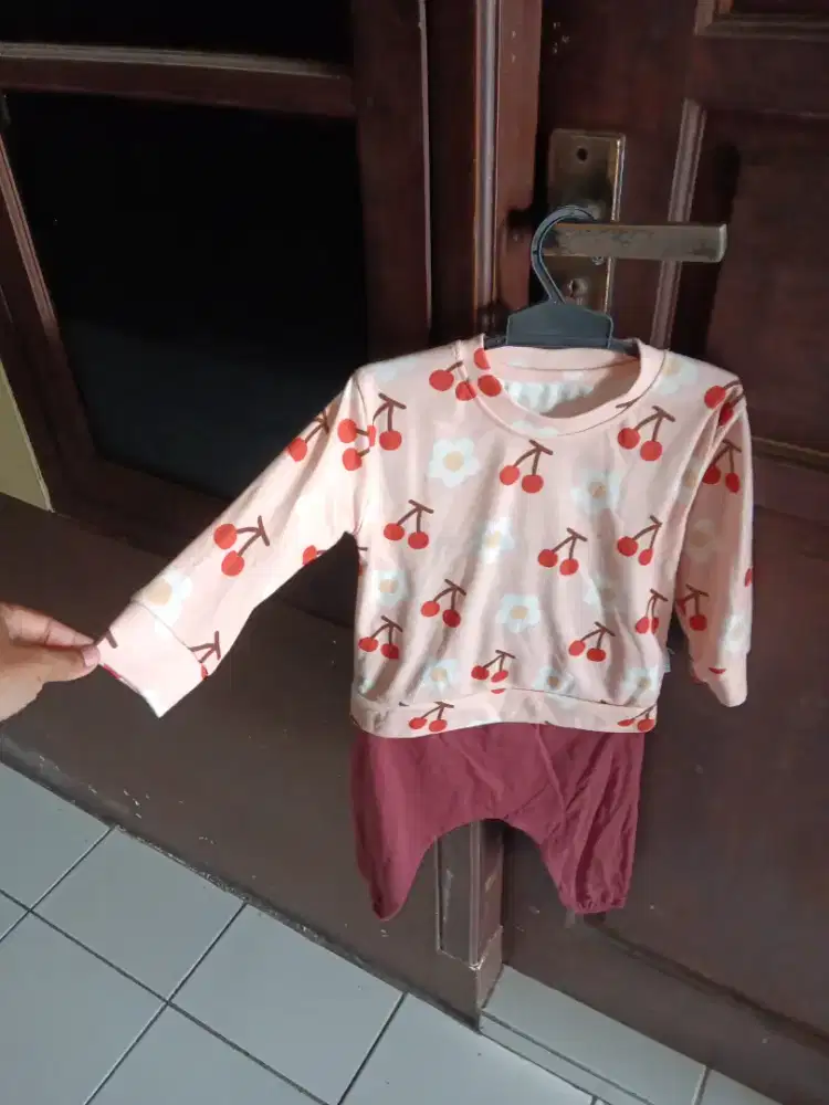 Jual Baju anak perempuan merek MOOI one set atasan & celana,katun 100%