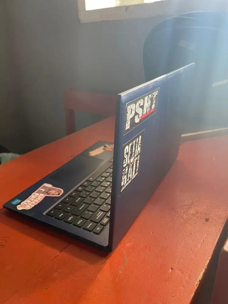 DIJUAL CEPAT LAPTOP ADVAN,DIJUAL KARENA MAU GANTI LAPTOP BARU
