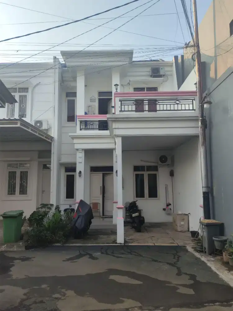Rumah bagus dalam cluster di pondok bambu duren sawit