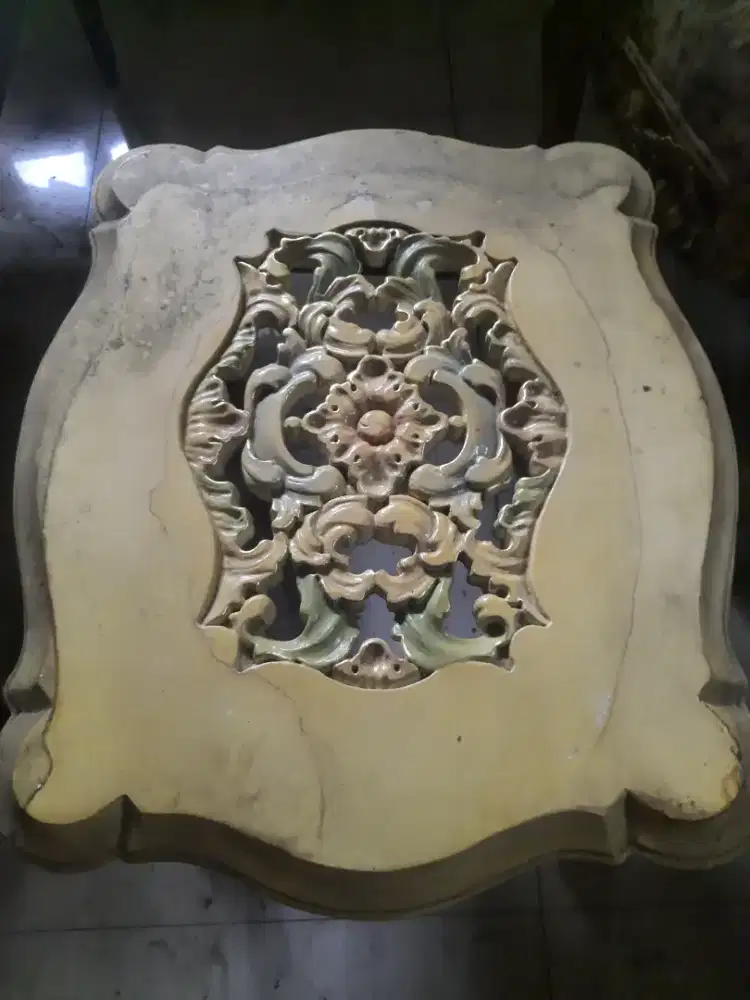 Meja Kecil Ukir Jati