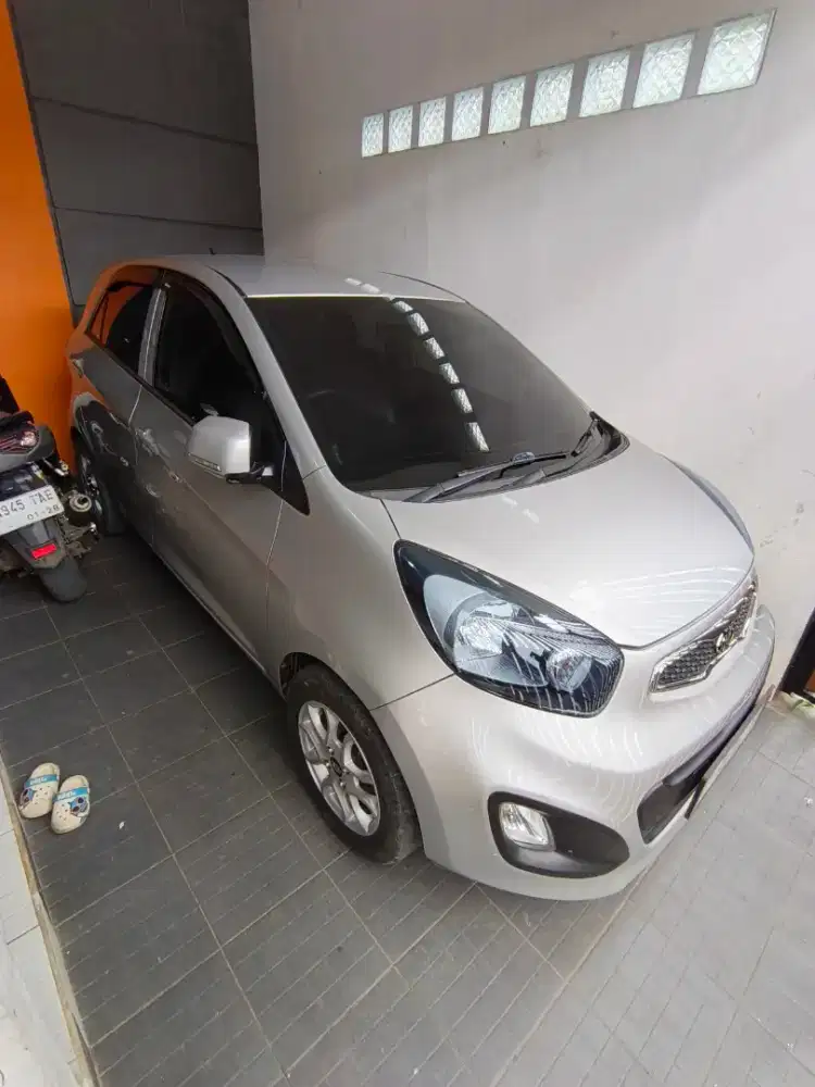 Kia Picanto SE 1.2 2012 MT