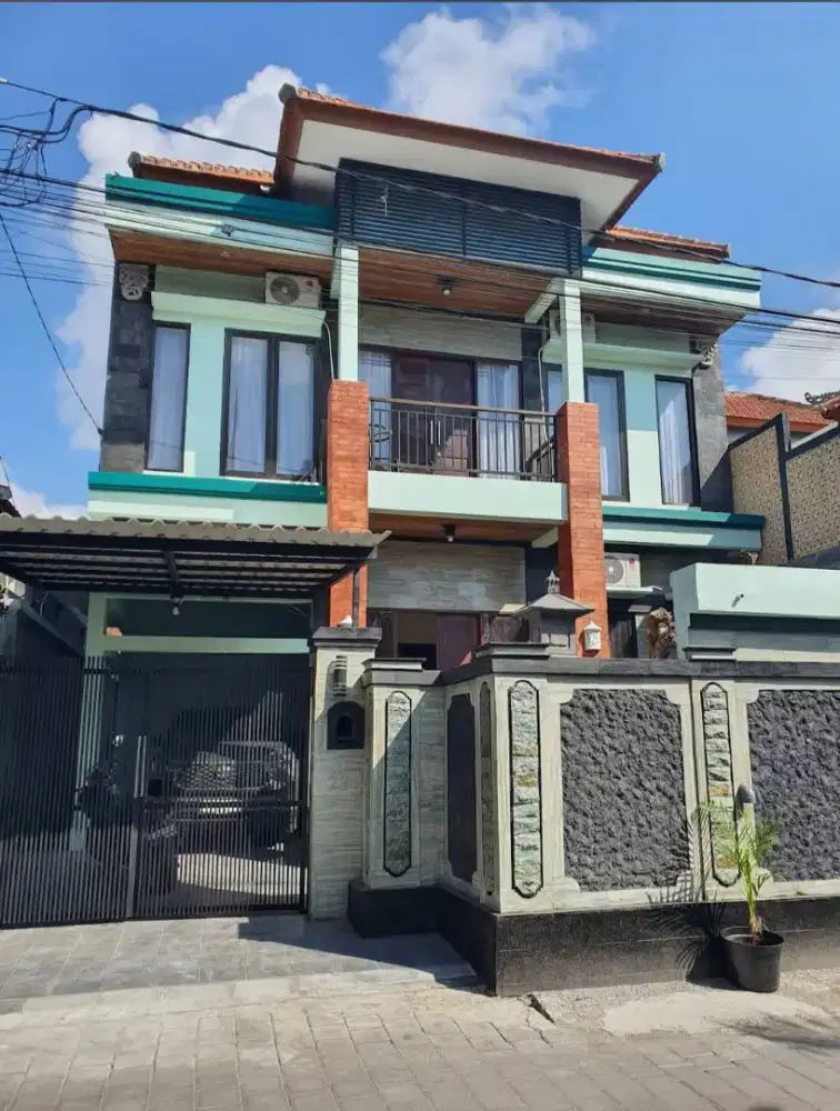 Jual rumah lantai 2 di Jl Dukuh Sari Sesetan Denpasar Selatan Bali