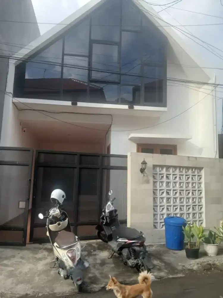 DI JUAL RUMAH DI JALAN GUNUNG GEDE PADANG SAMBIAN , DENPASAR