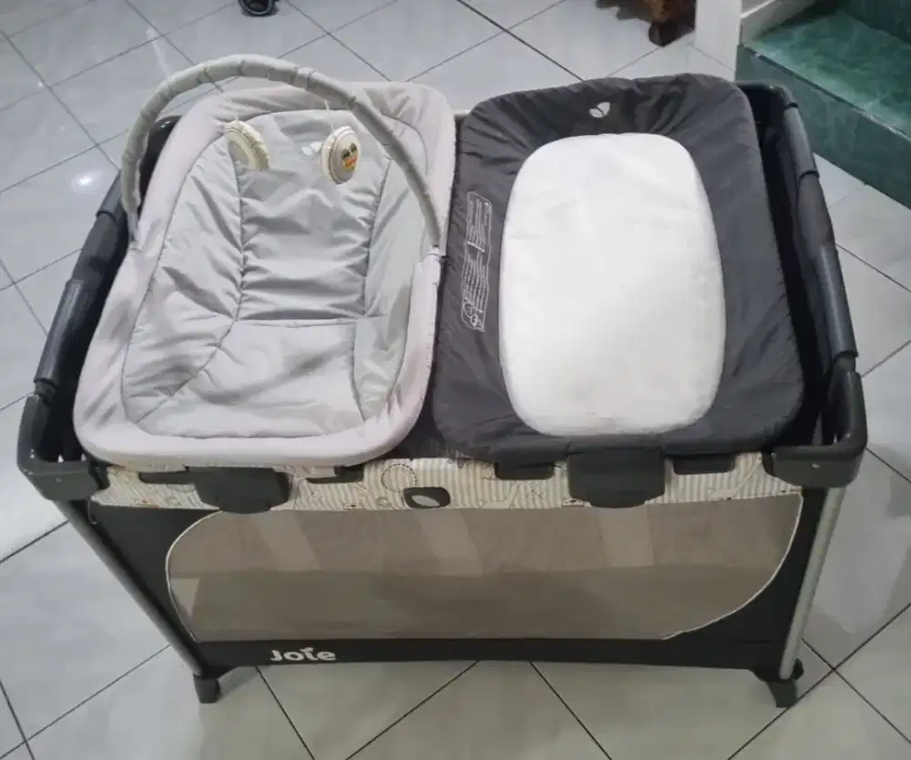 DIJUAL BABY BOX - JOIE COMMUTER CHANGE & SNOOZE TRAVEL COT