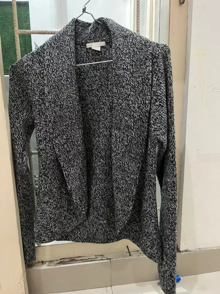 Sweater rajut HnM hangat