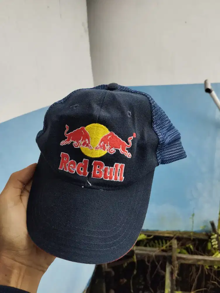Topi Red Bull Trucker