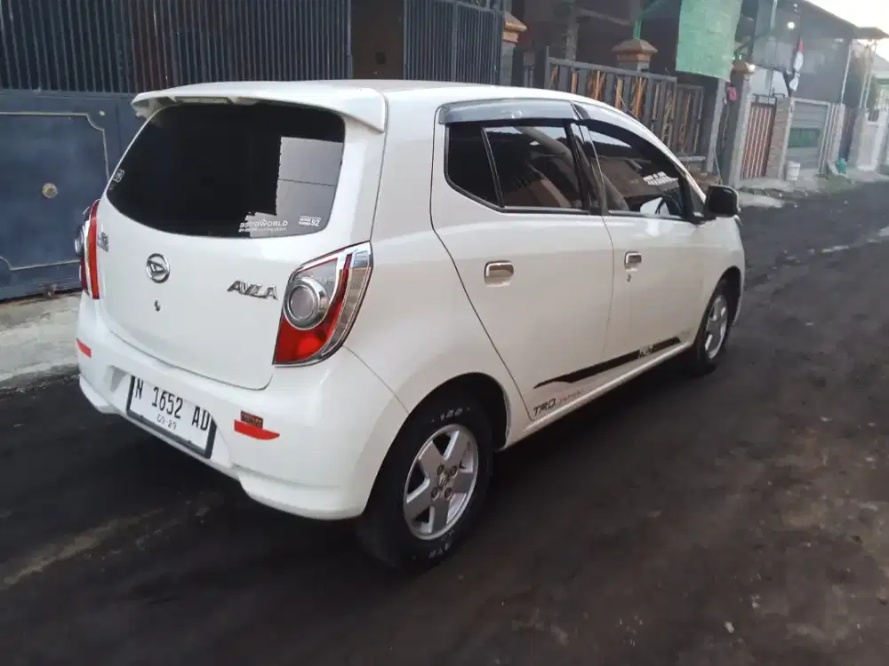 Ayla X 2015 M/T Putih Spion Retract KM Low