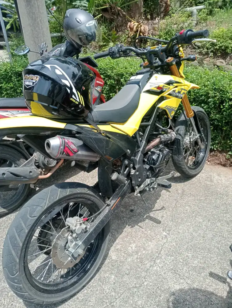 Klx D tracker THN 2022 B bekasi