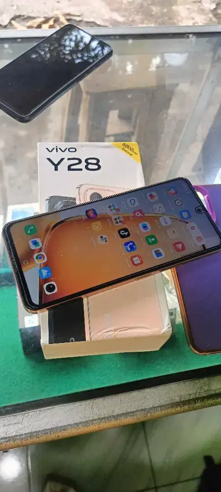 Vivo Y28 6/128 garansi personal 7 hari