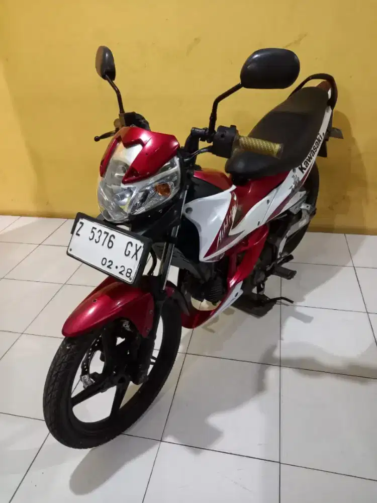 Kawasaki athelete mesin alus