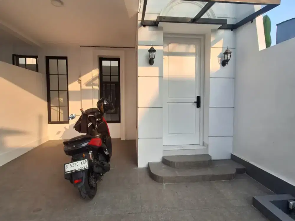 RUMAH BARU MEWAH  DI CEMPAKA PUTIH JAKARTA PUSAT