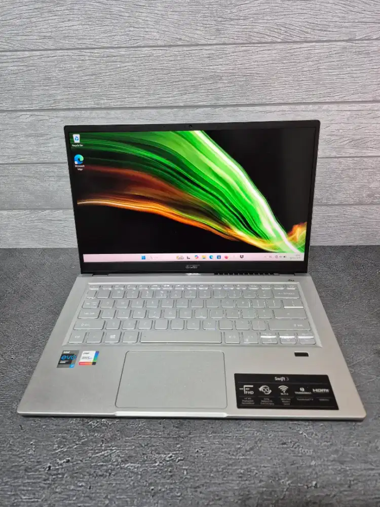Jual laptop Acer Swift 3 Infinity
Second