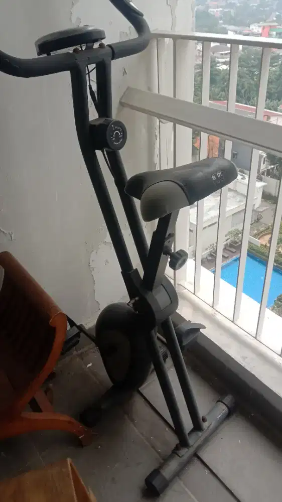 Sepeda statis  cocok buat Olga di rumah