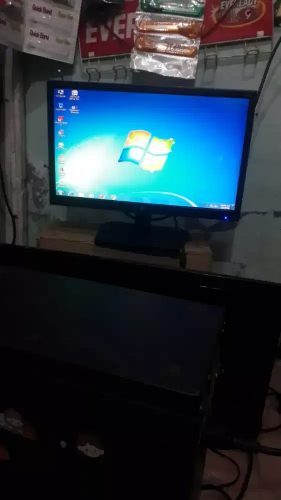 Monitor HP 17 inch wide