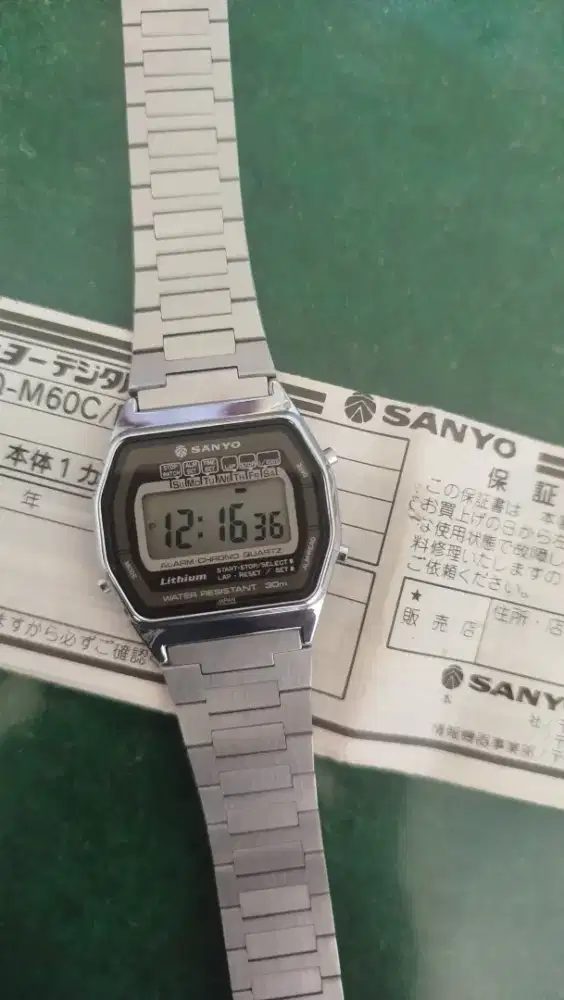 Jam Sanyo digital rare item