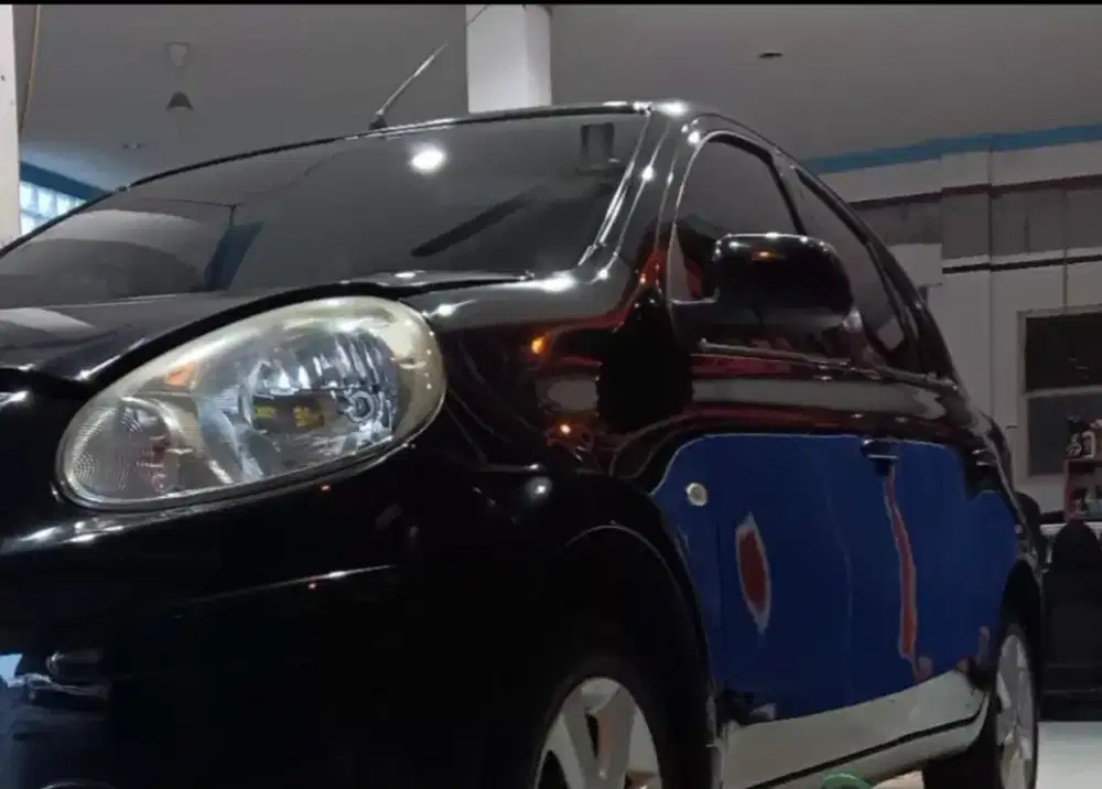 Nissan March 2013