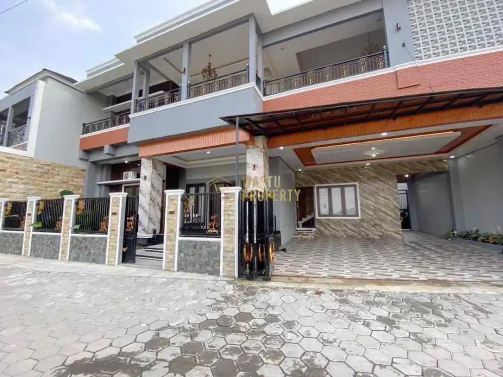 RUMAH MEWAH,LOKASI STRATEGIS, DEKAT KAMPUS UPN DAN RS JIH