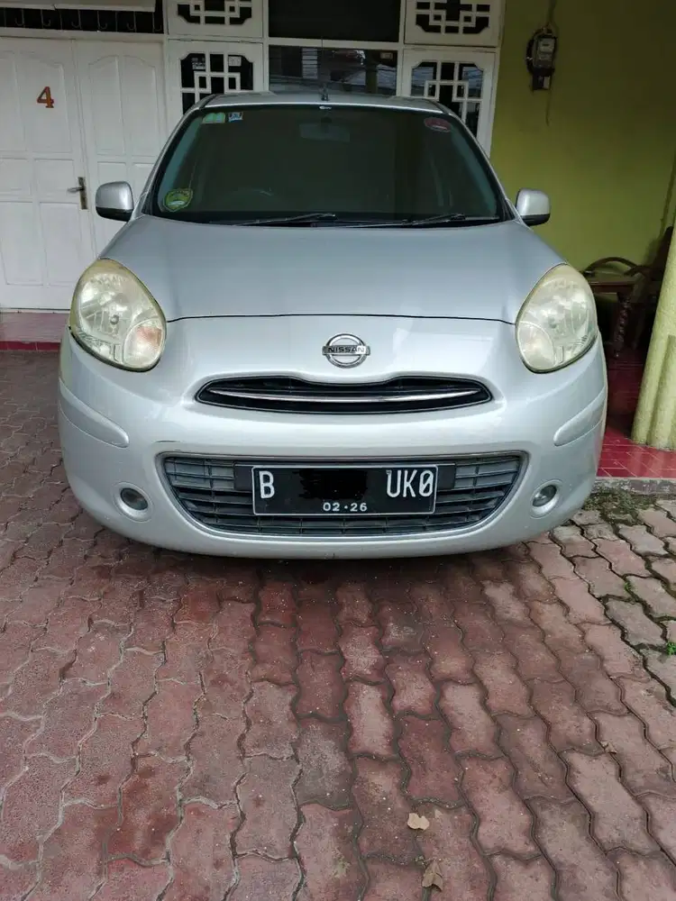 Nissan March (2011) At