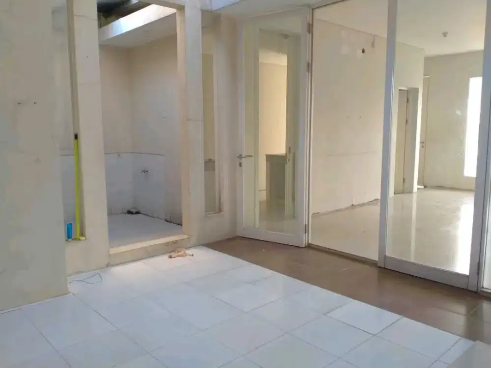 RUMAH ROYAL RESIDENCE GREENWICH SURABAYA AREA NYAMAN RON.A019