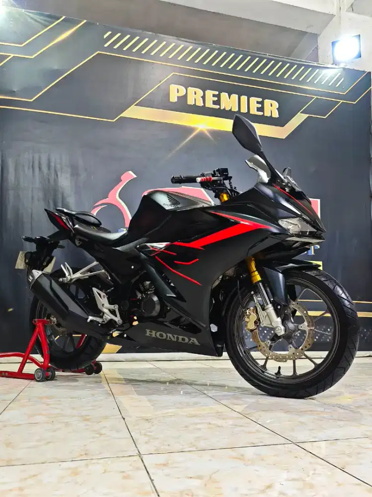 All-new CBR150 Black matte km.3rb mewah mulus. Anugerah motor rungkut