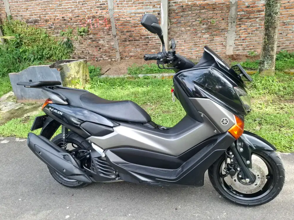 Yamaha nmax 2017 km rendah x. Motor simpanan.