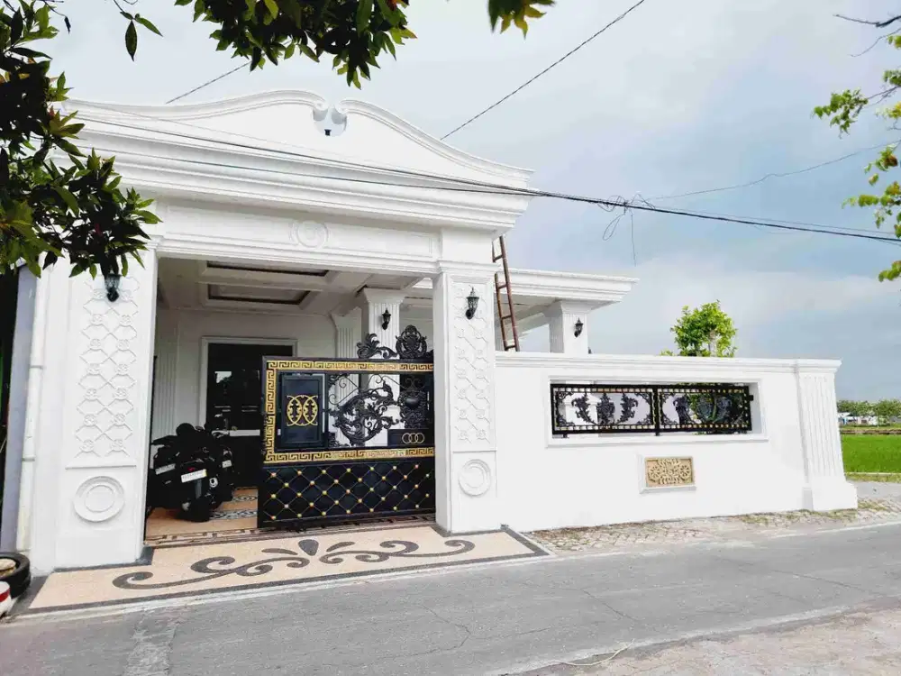 rumah classic mewah semi furnish dekat superindo ngemplak