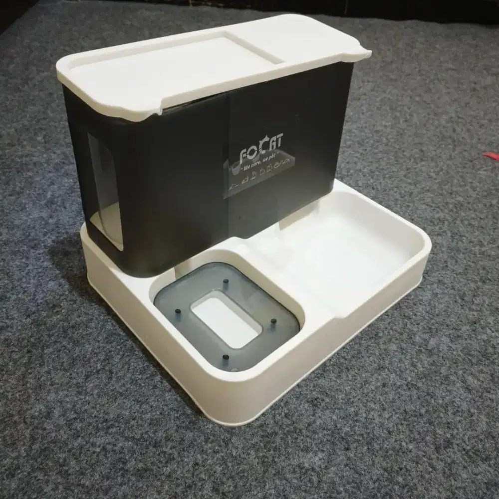 Pet feeder tempat makan kucing