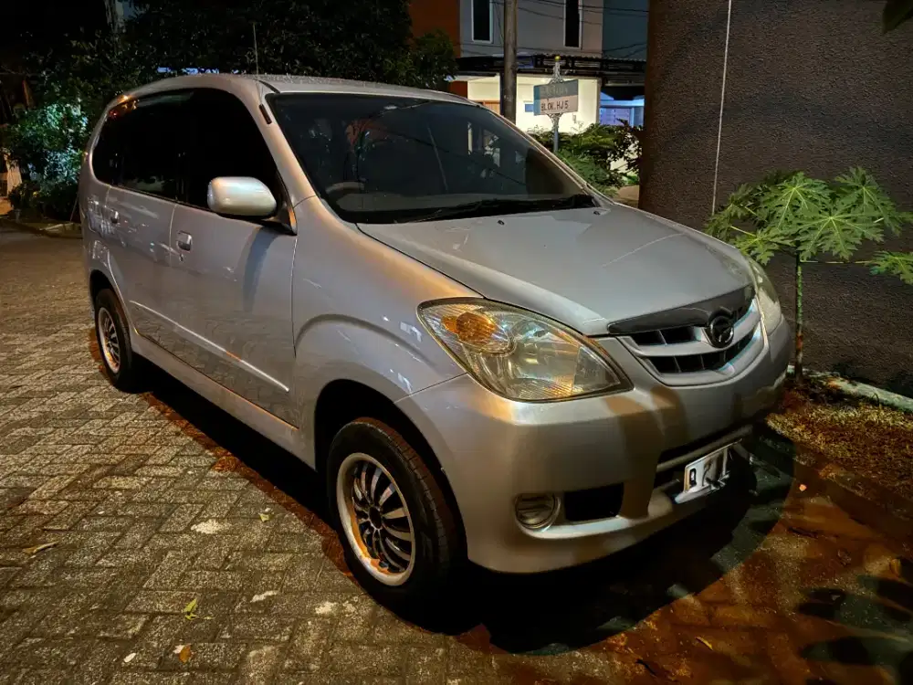 DAIHATSU XENIA LI 2011 MANUAL SILVER