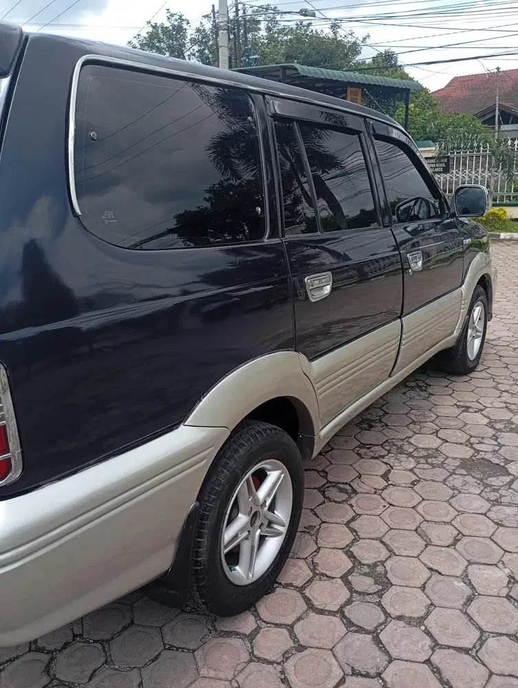 Toyota Kijang 2002