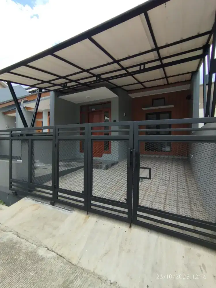 Rumah baru di Cisaranten Arcamanik siap huni  1,5  lantai