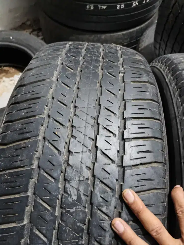 Ban copotan pajero fortuner 265/60 R18 90% tahun muda