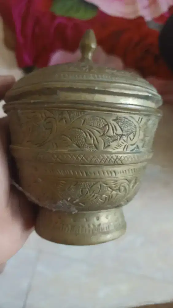 Di jual barang antik ukiran kuningan