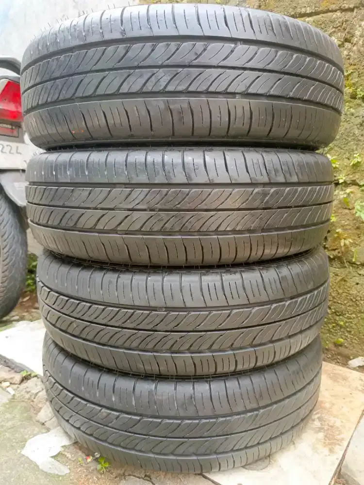 BAN 175/65 R14 DUNLOP ENASAVE LIKE NEW