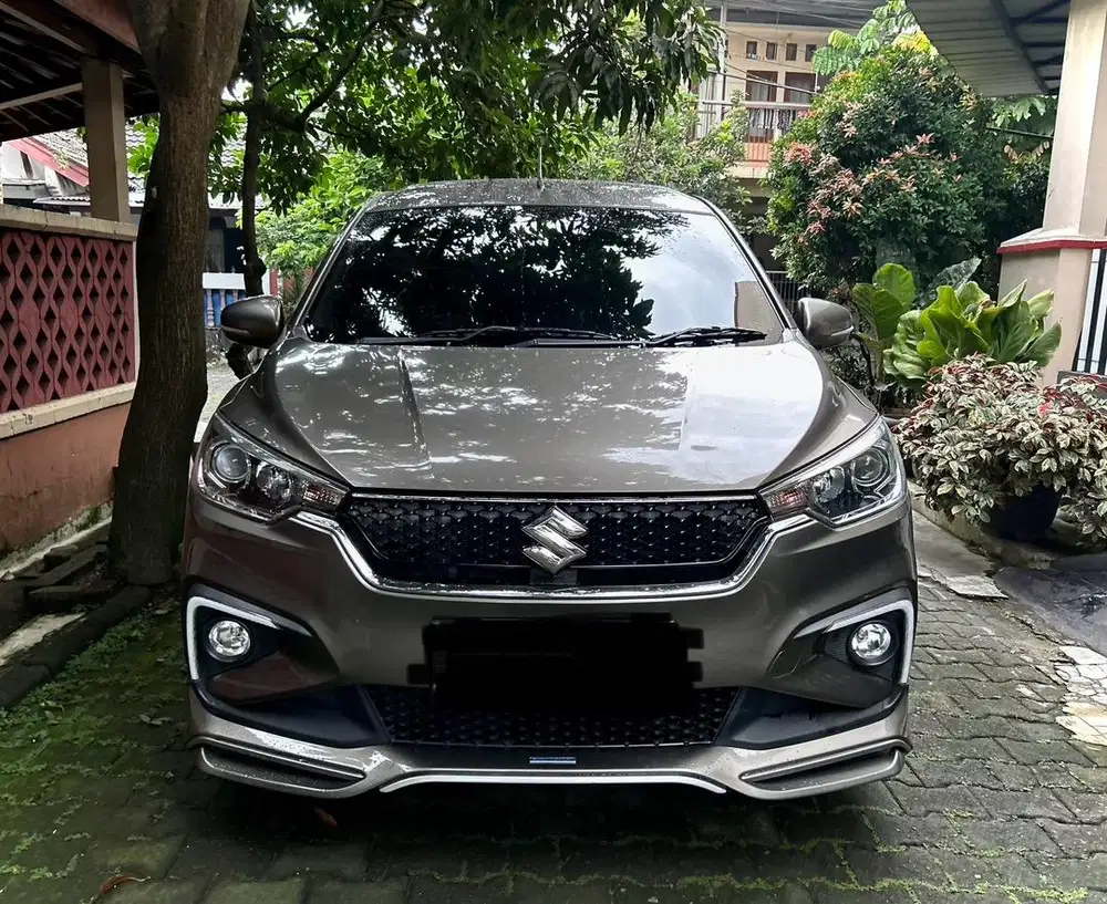 Suzuki Ertiga SS Hybrid AT Tipe Tertinggi