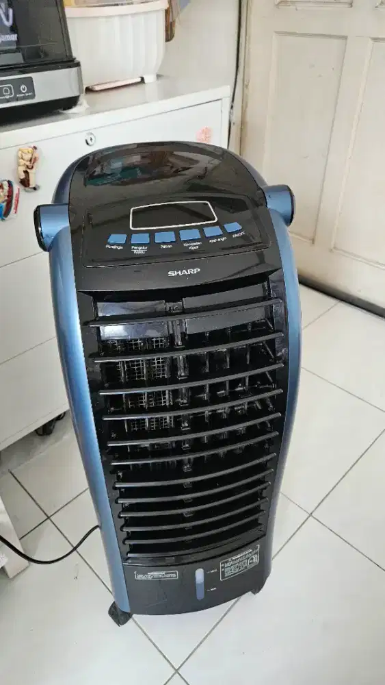 Kipas angin Cooller Sharp Dingin pengganti Ac Masih mulus Jarang pakai