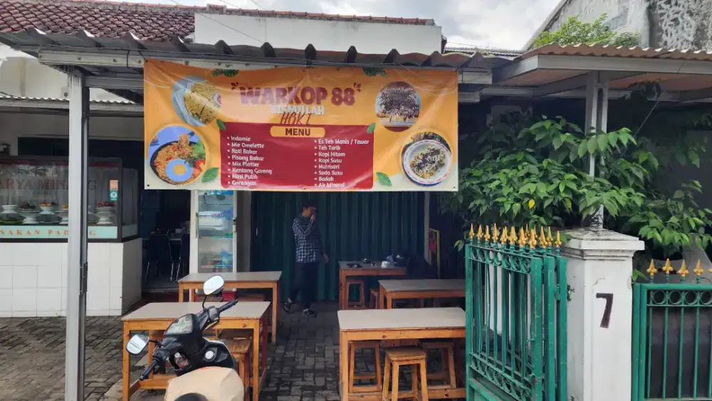 Karyawan Warkop