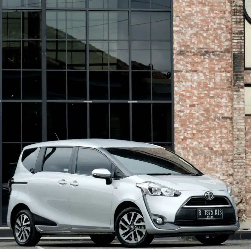Toyota Sienta 2016 V AT. Antik