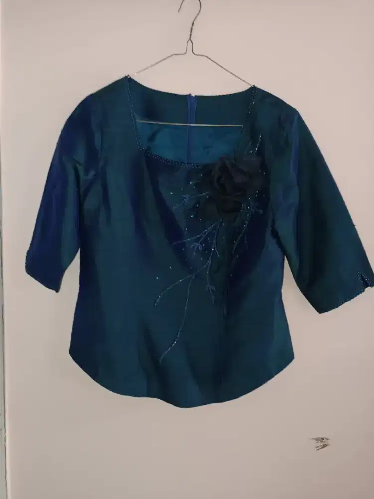 Setelan baju pesta