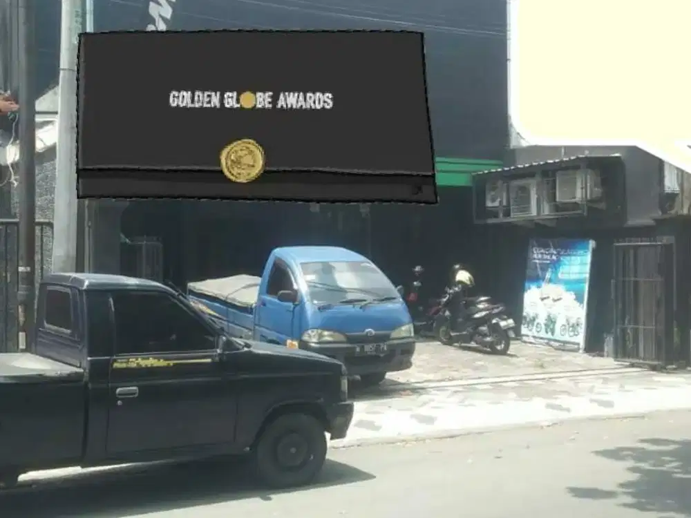 Disewakan bangunan gedung cck utk showroom / toko dalam los j pagerwojo sidoarjo
