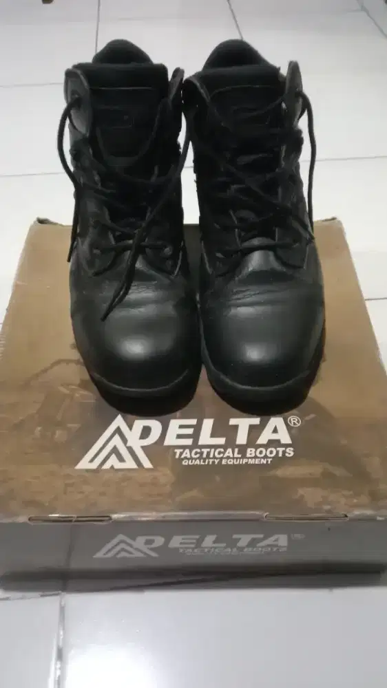 Sepatu safety ukur 44
