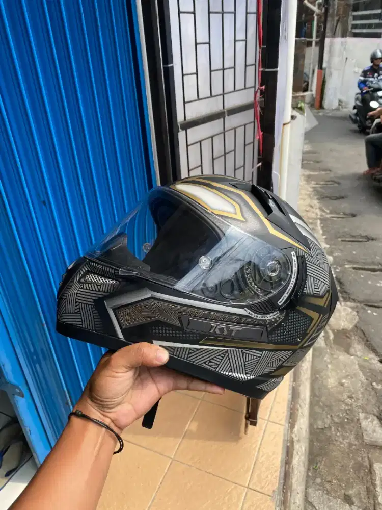 Helm KYT BLACK PANTHER