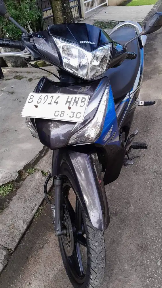 Honda Supra x Helm-in Tahun 2015